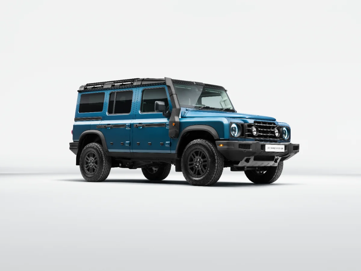 תמונה רשמית אחת, Grenadier Station Wagon